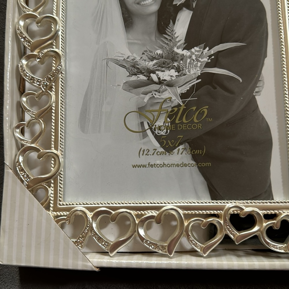 Wedding Photo & Invitation Memory Frame - Picture 2 of 3